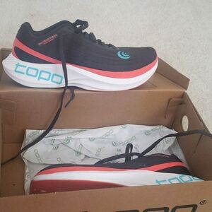 Topo athletic specter espresso peach nib